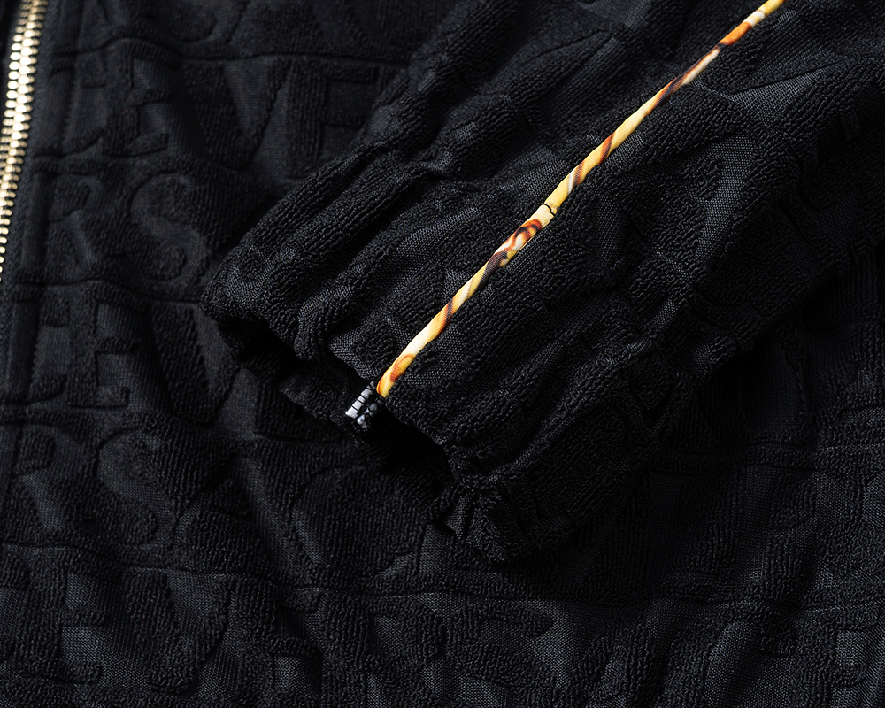 【VERSACE旗艦店】ヴェルサーチ 上下セット セットアップ ご好評に付き再入荷！