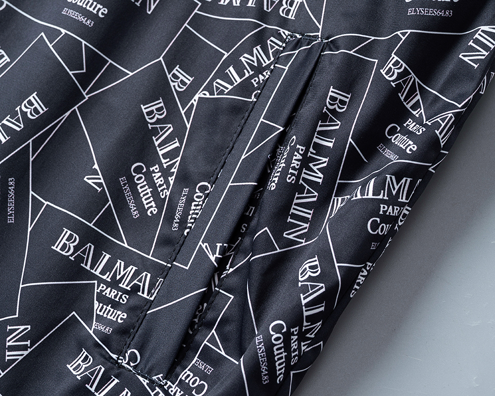 【BALMAIN旗艦店】秋冬の新作ジャケット 、ご好評に付き再入荷！