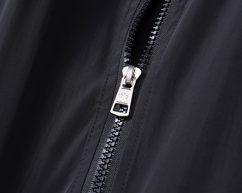 【MONCLER旗艦店】モンクレール ジャケット 、ご好評に付き再入荷！