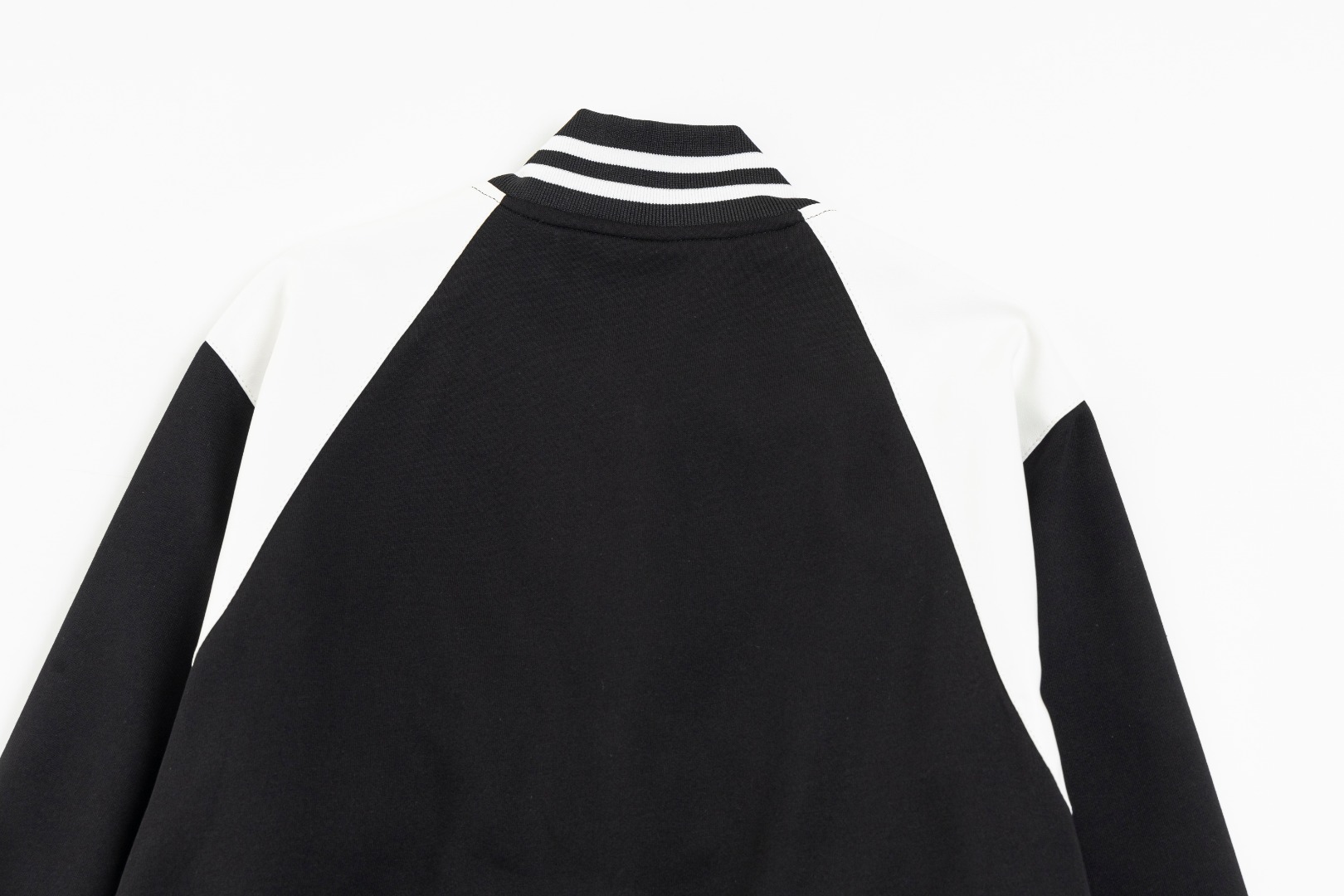 【SAINT LAURENT旗艦店】野球服のジャケット ご好評に付き再入荷！