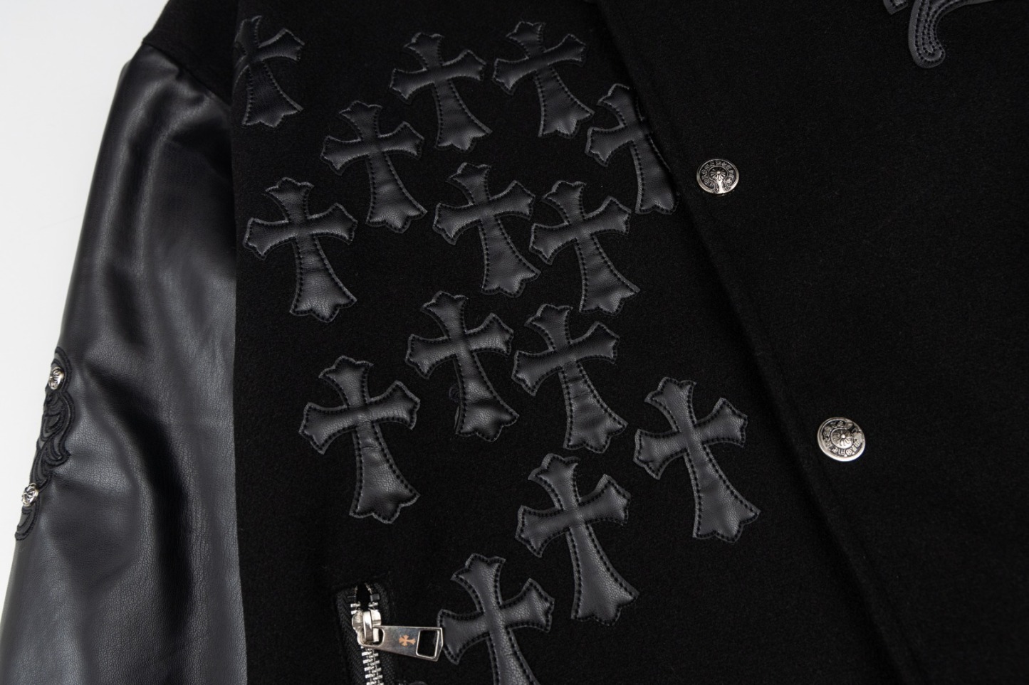 【CHROME HEARTS旗艦店】クロムハーツ ジャケット ご好評に付き再入荷！