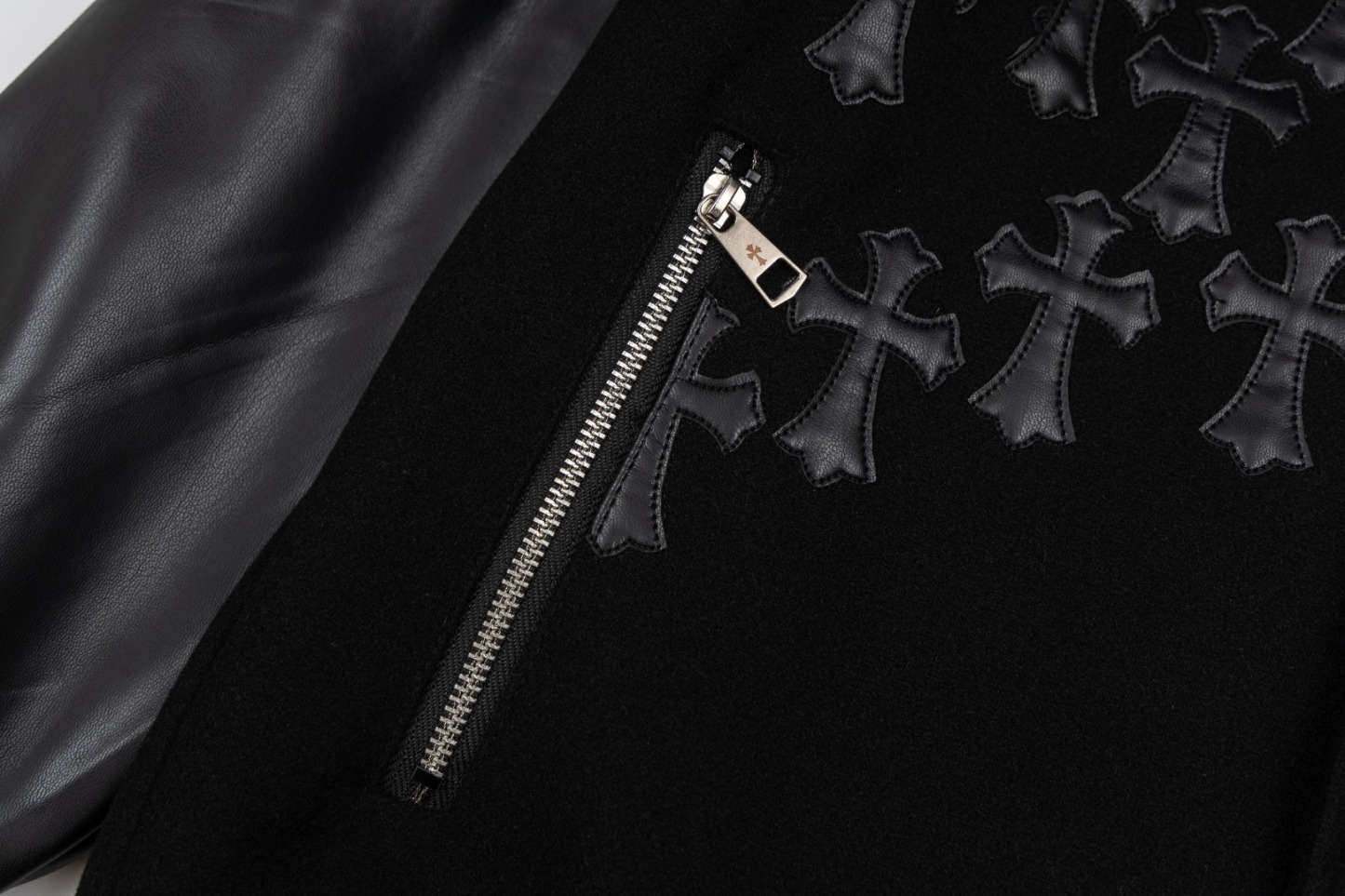 【CHROME HEARTS旗艦店】クロムハーツ ジャケット ご好評に付き再入荷！