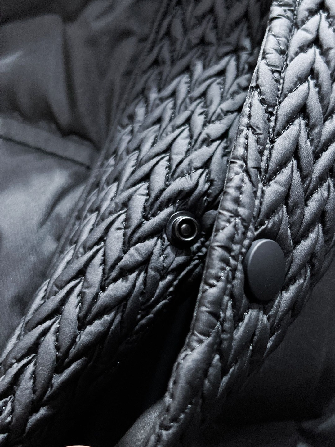 【PRADA旗艦店】プラダ ダウンジャケット ご好評に付き再入荷！