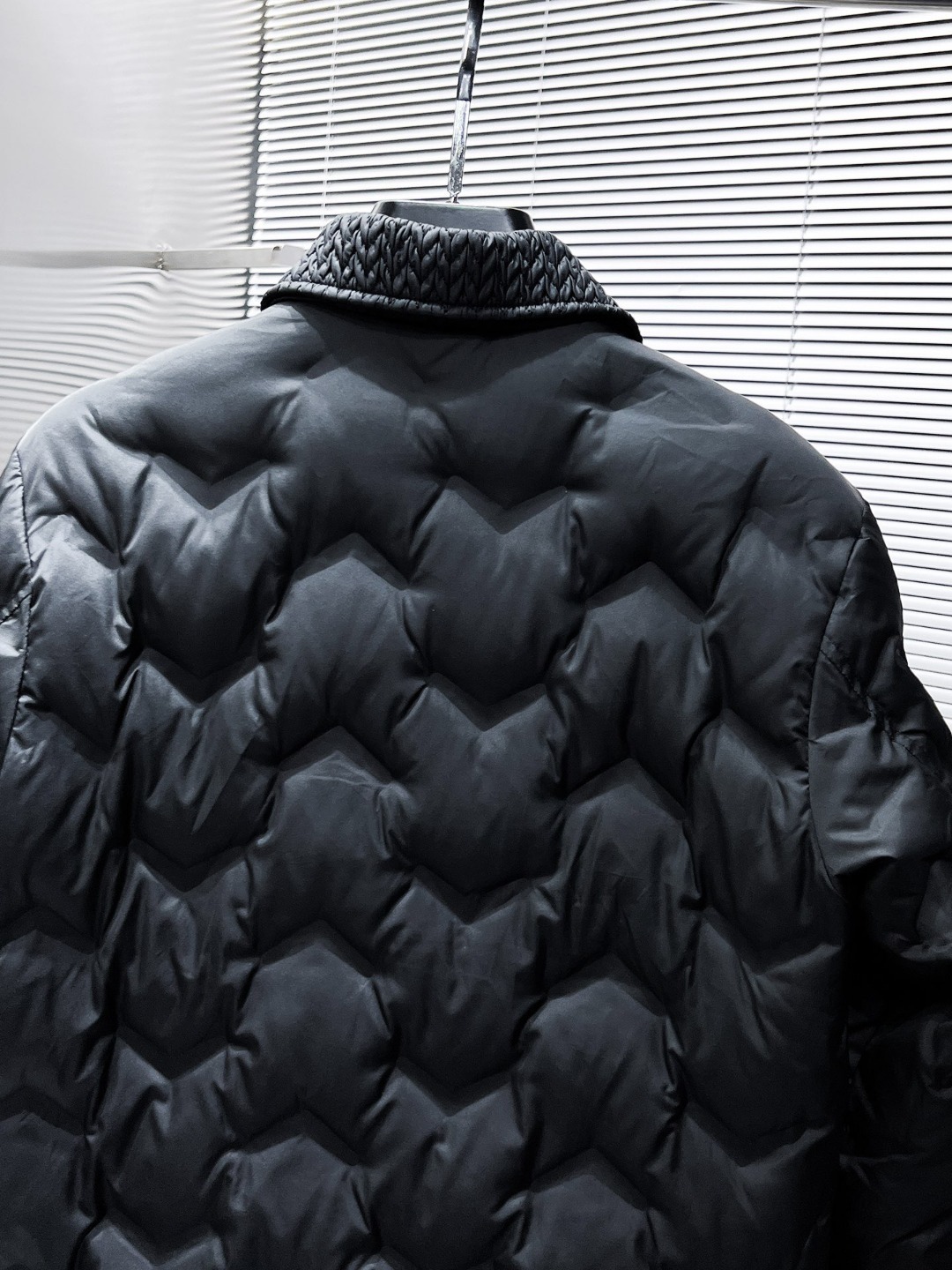 【PRADA旗艦店】プラダ ダウンジャケット ご好評に付き再入荷！