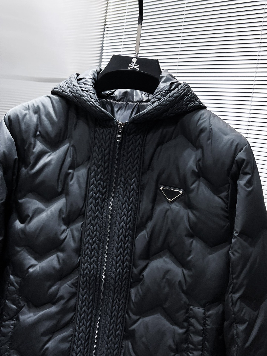 【PRADA旗艦店】プラダ ダウンジャケット ご好評に付き再入荷！