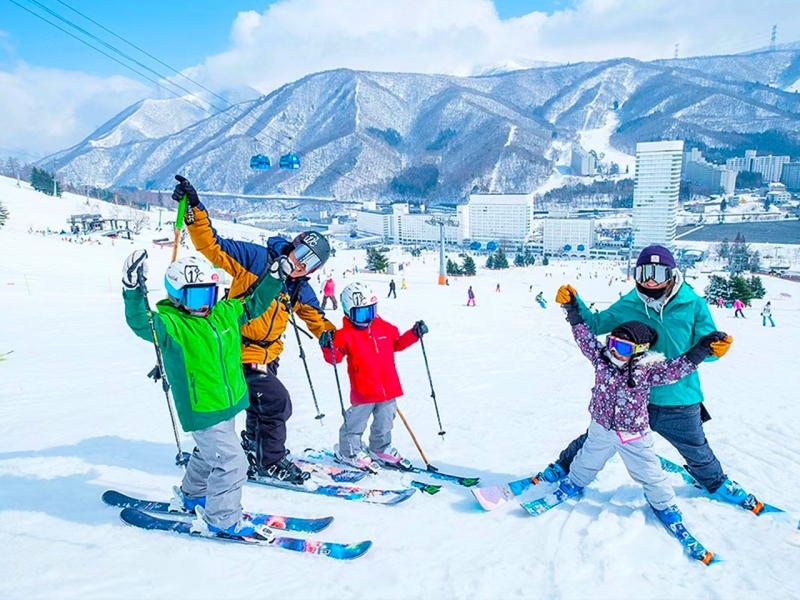 【日本｜苗场+神乐】6天5晚4滑｜多个团期｜五晚住宿，机场接送