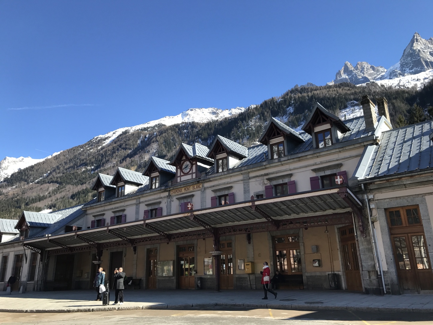 【法国｜霞慕尼】7天6晚5滑｜12月-3月 每周六集合发团｜5天雪票，舒适住宿