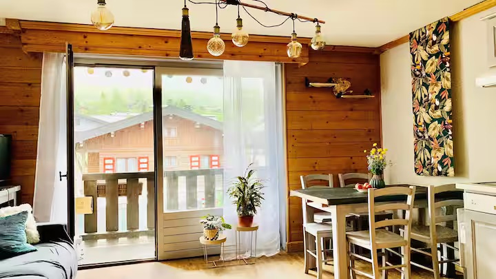 【法国｜霞慕尼】7天6晚5滑｜12月-3月 每周六集合发团｜5天雪票，舒适住宿