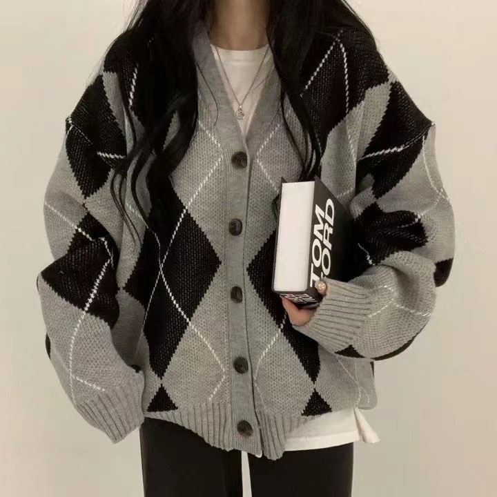 アーガイル柄 ルーズ V ネック ボタン付き カーディガン