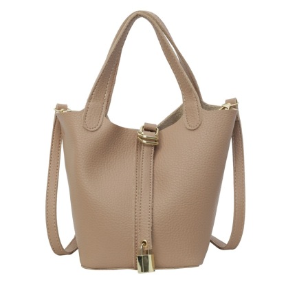 ファッション 大容量 ピコタンロック 斜掛け バッグ