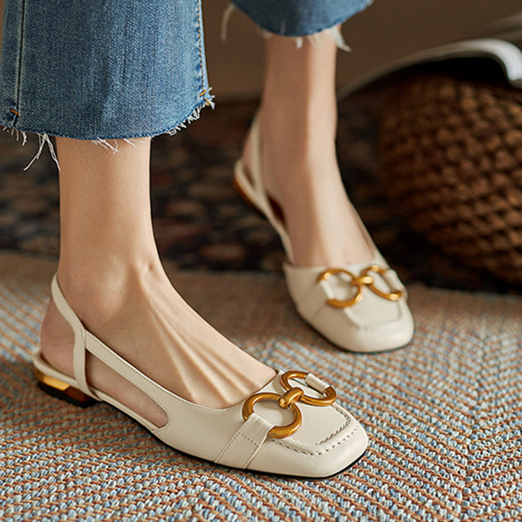 着回し力抜群 定番 無地 パンプス