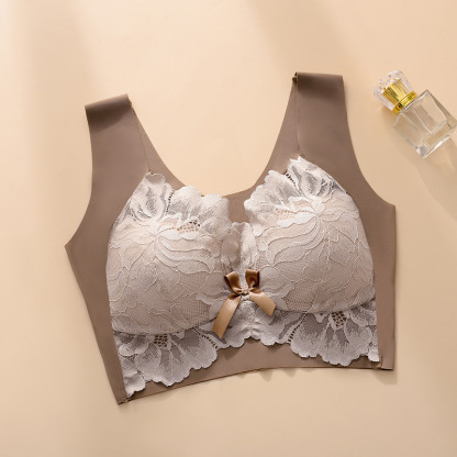 小さく見せる レース シンプル ファッション 配色 ブラジャー