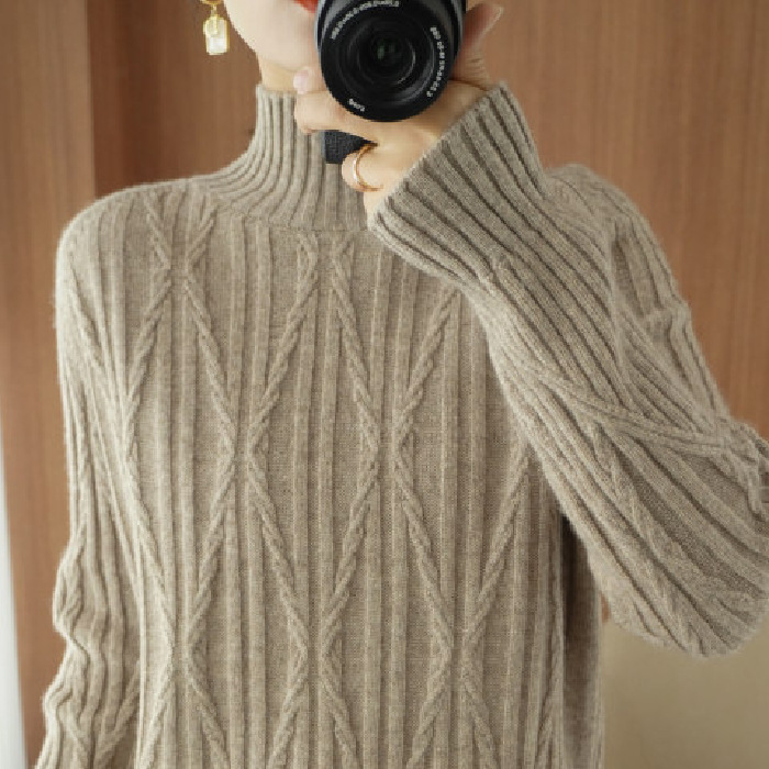 話題沸騰中 レディース 半高襟 長袖 無地 ニット