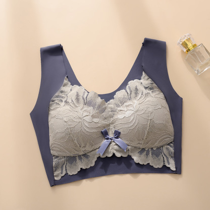 小さく見せる レース シンプル ファッション 配色 ブラジャー