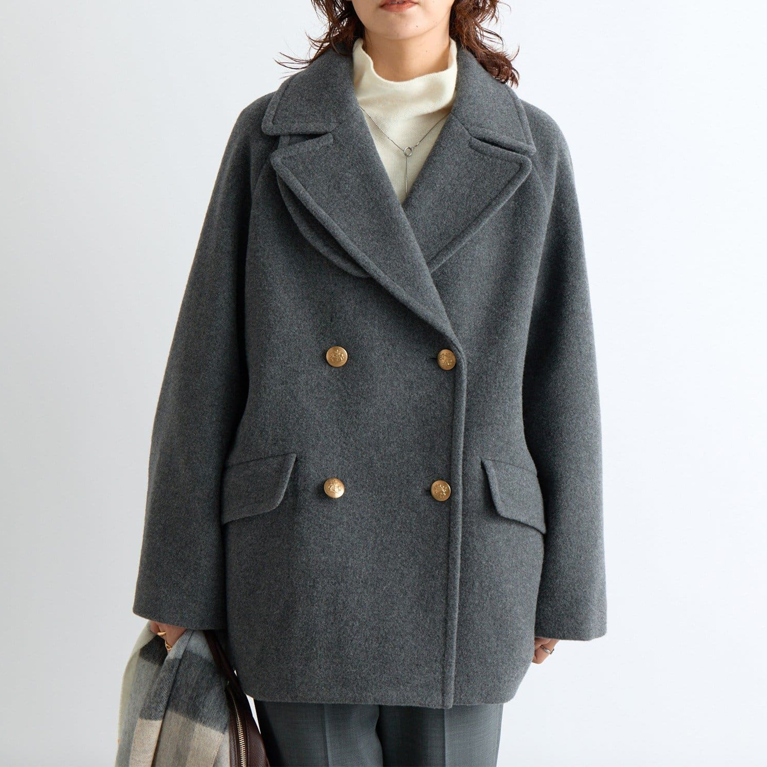 ラグランスリーブ ウール 襟付き ボタン付き コート