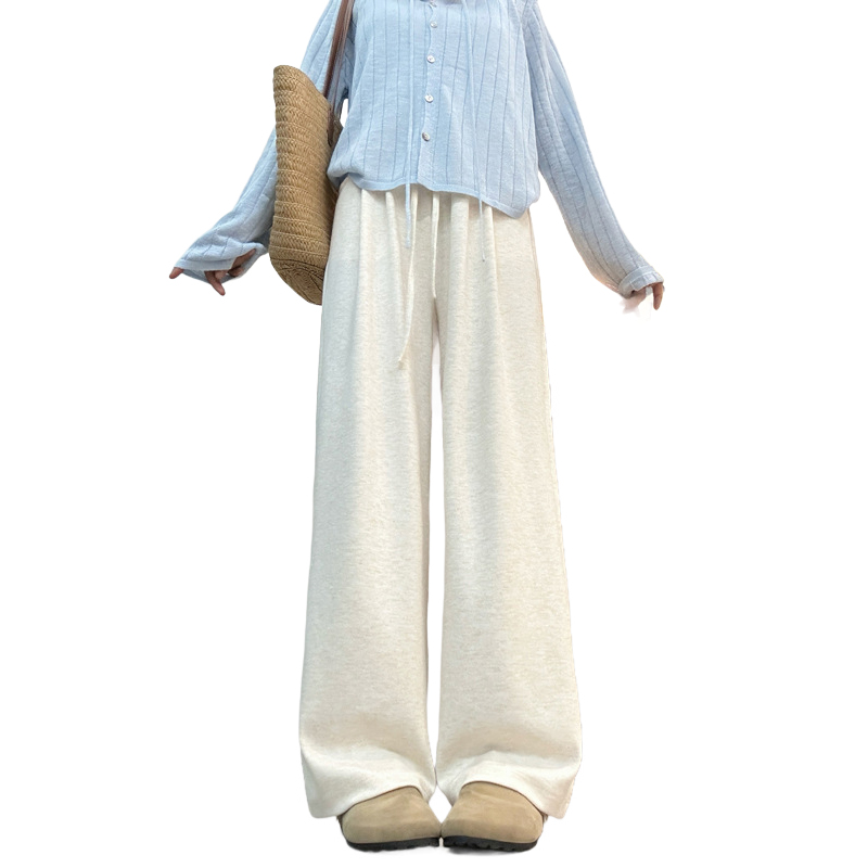 ドレープ感柔らかいワイドパンツ