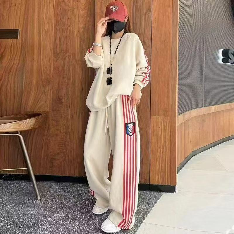 大活躍 長袖 配色 スウェット+ワイドパンツ セットアップ。