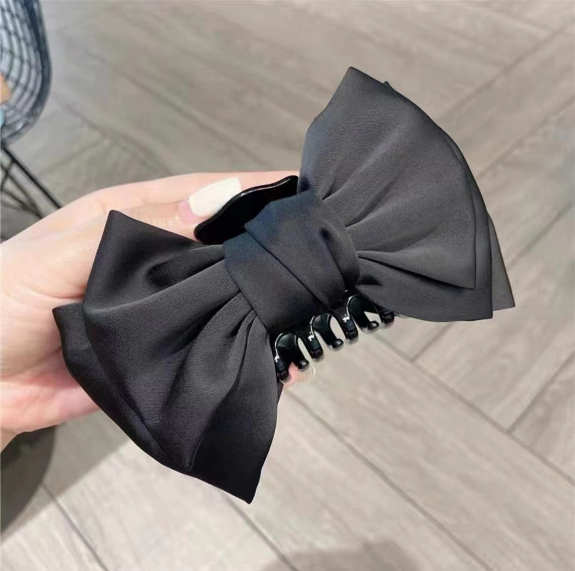 個性的な印象 大きい 蝶結びヘ アクリップ