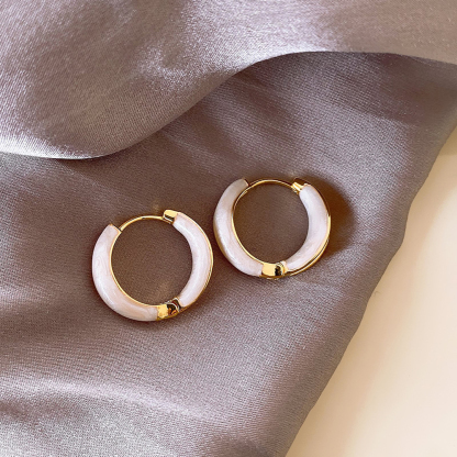 気質満点 人気 配色 ピアス