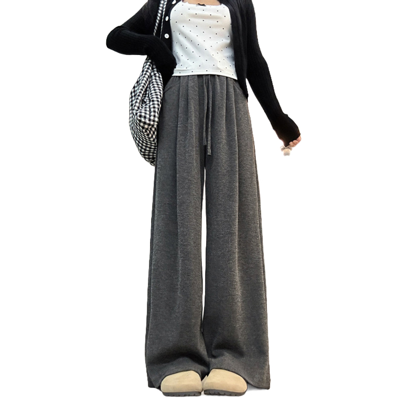 ドレープ感柔らかいワイドパンツ