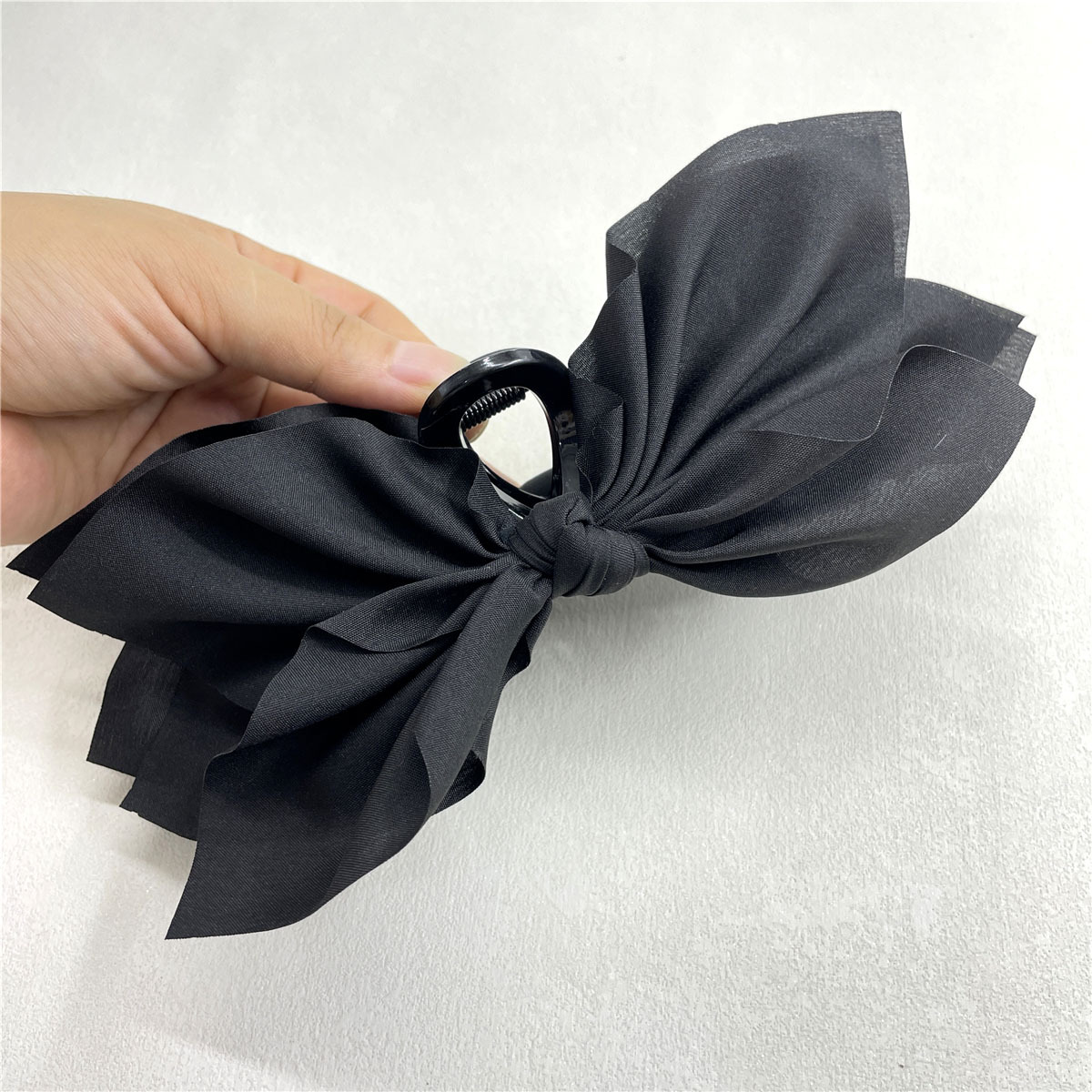 個性的な印象 大きい 蝶結びヘ アクリップ