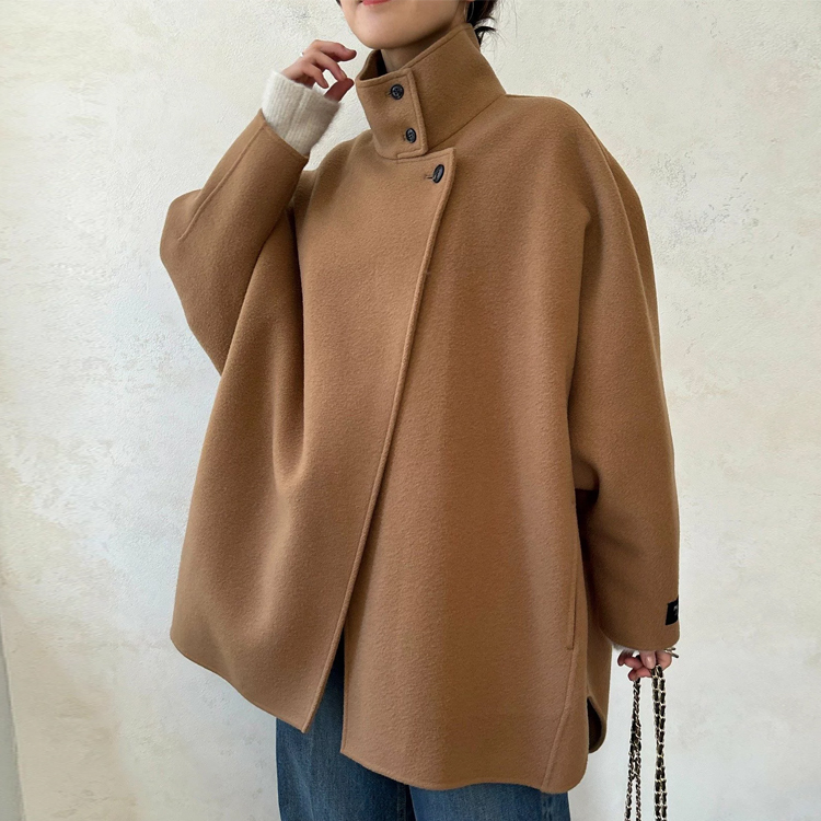 簡単おしゃれ ボタン付き 無地 折り返す コート