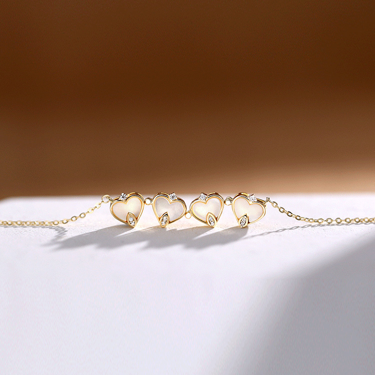 デートに着用最適 綺麗め 四つ葉 クローバーハート ネックレス