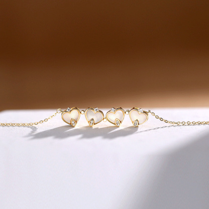 デートに着用最適 綺麗め 四つ葉 クローバーハート ネックレス