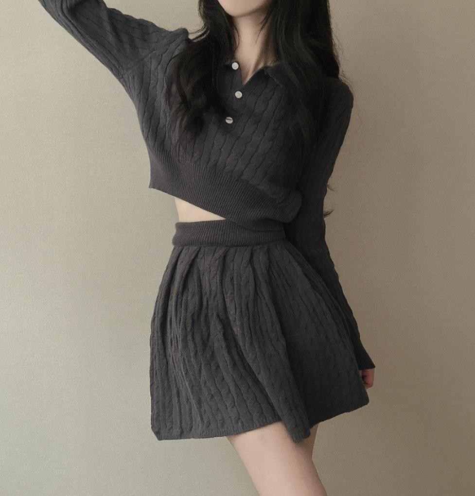 合わせやすい ボタン付き 襟付き ニット+無地 ミニスカート セットアップ