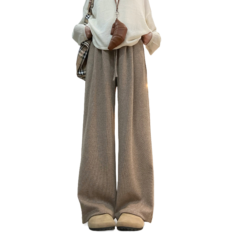 ドレープ感柔らかいワイドパンツ