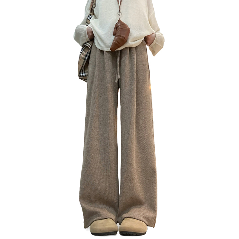 ドレープ感柔らかいワイドパンツ