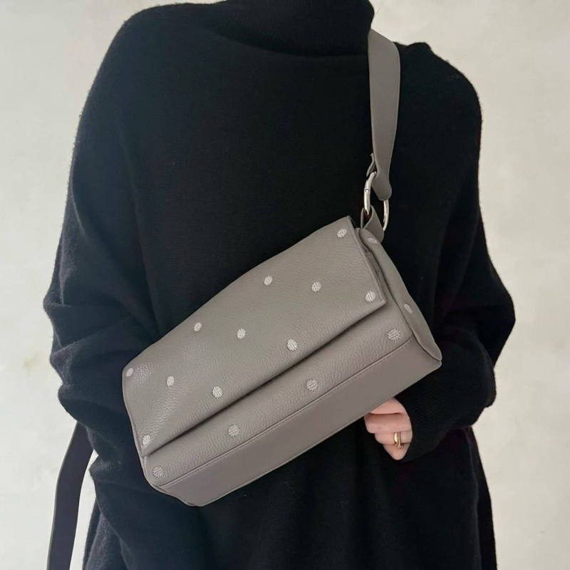 日常使い抜ける ドット柄 無地 ショルダーバッグ