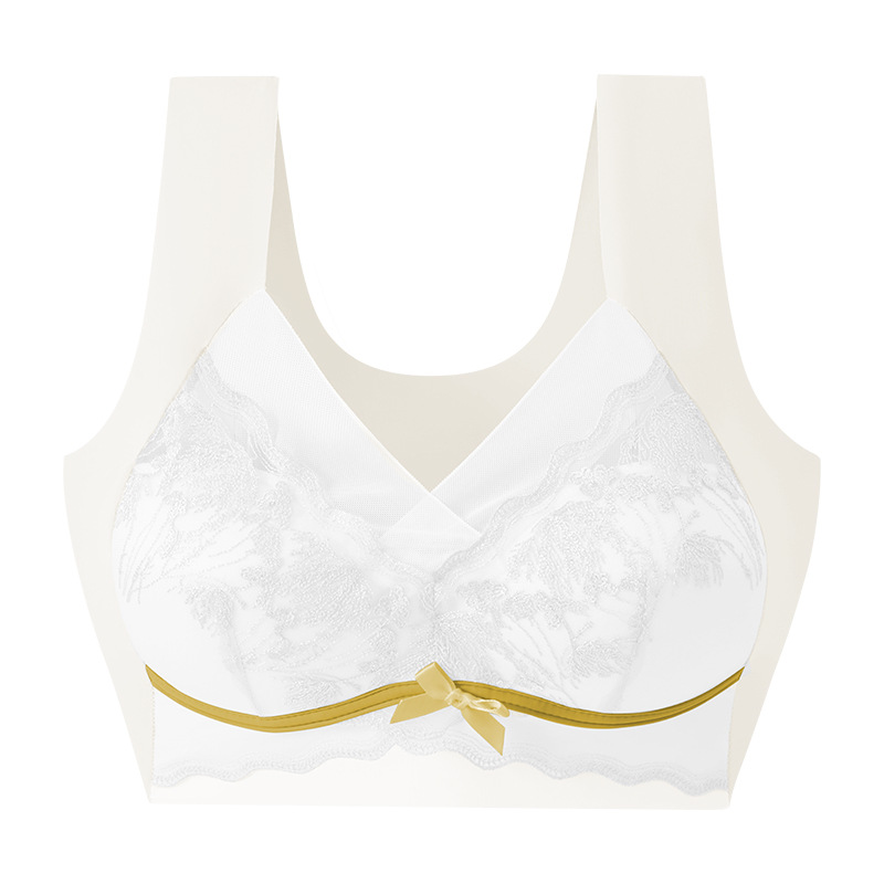 刺繍入り補正ブラ