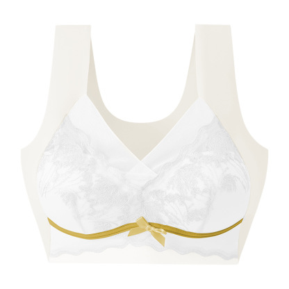 刺繍入り補正ブラ