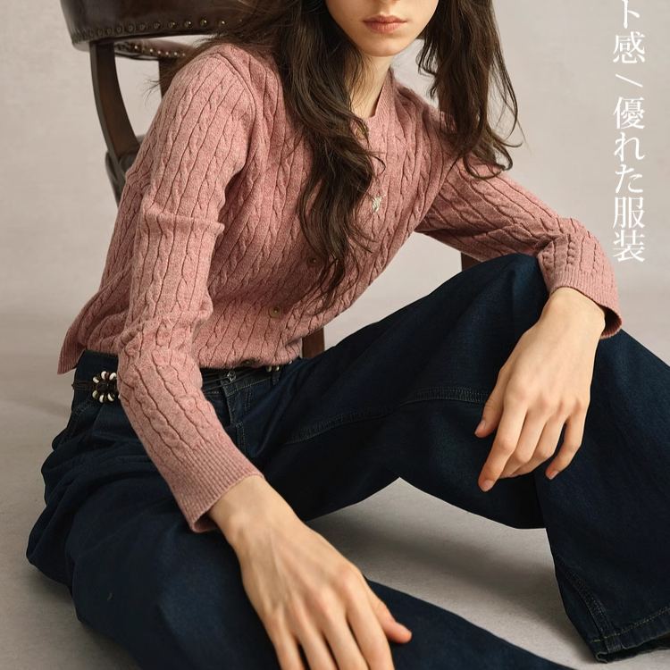 無地クルーネックセーター