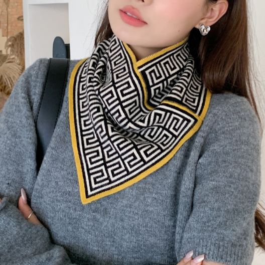 襟を保護する 多用途 ニット 三角スカーフ