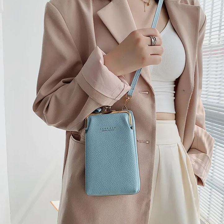 【スマホポーチ】手持ち・肩掛けの2WAY仕様、手に持つだけで、ほら印象的。