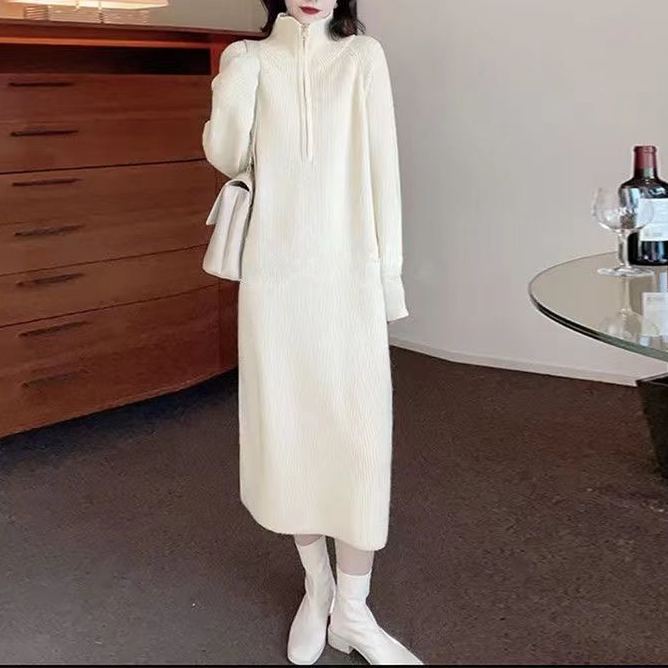 ニットワンピース