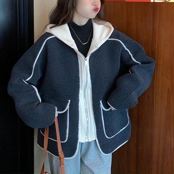 フェイクレイヤードのラムウールジャケット