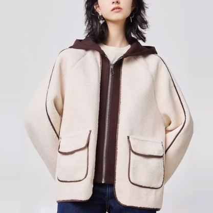 フェイクレイヤードのラムウールジャケット