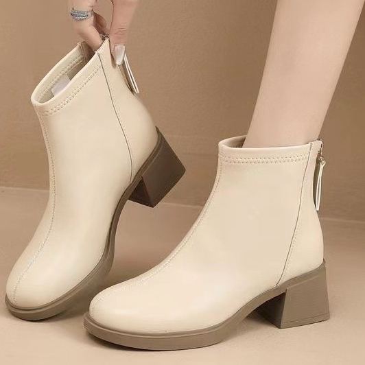 チャンキーヒールショートブーツ