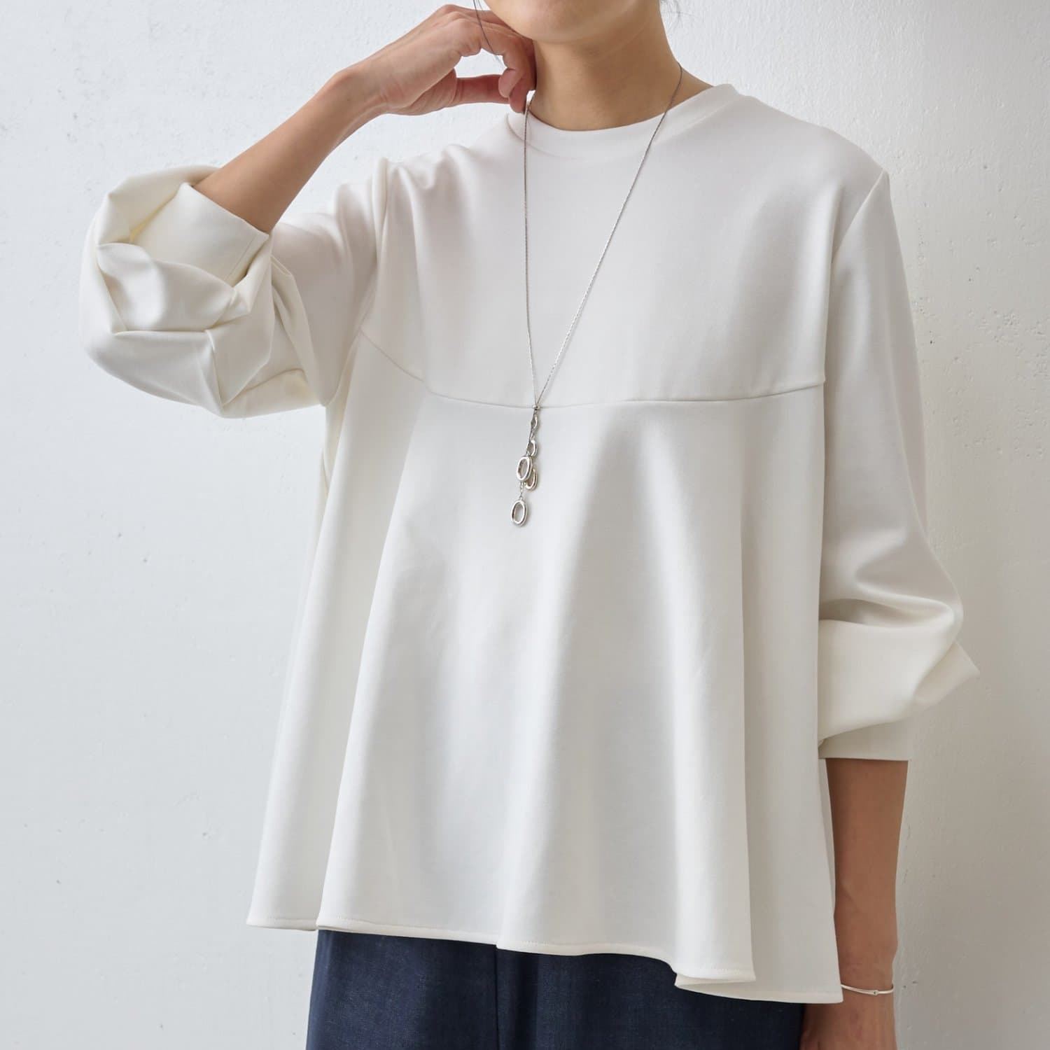 フレアヘムの長袖カットソー