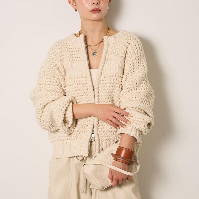 ジッパー付きニットカーディガン