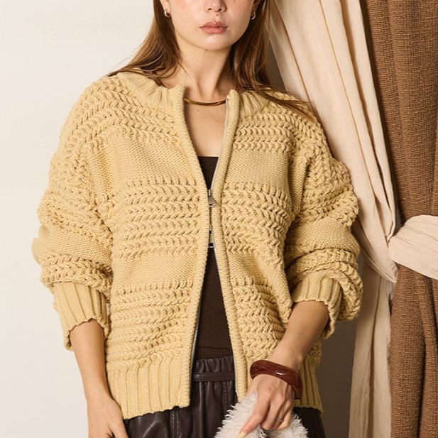 ジッパー付きニットカーディガン