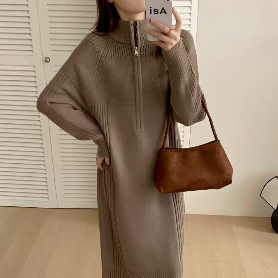 長袖ジッパー付きニットワンピース
