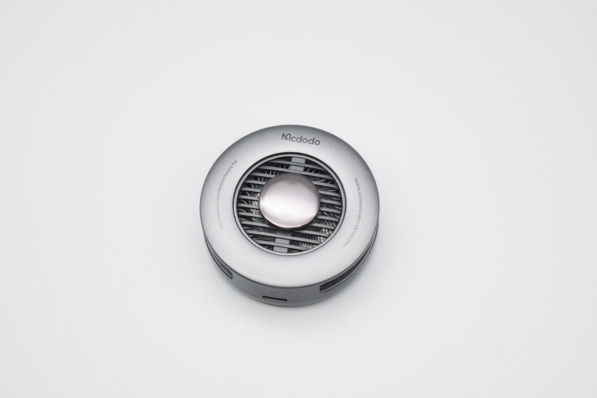 Mcdodo 半导体散热器桌面温控无线充 25W CH-841