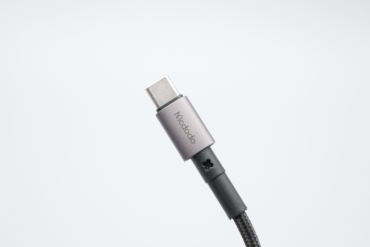 Mcdodo 半导体散热器桌面温控无线充 25W CH-841