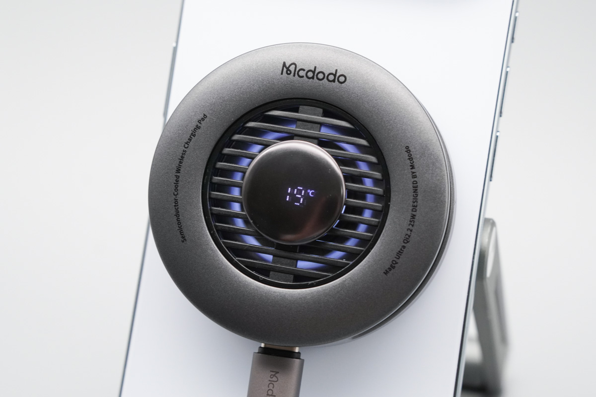Mcdodo 半导体散热器桌面温控无线充 25W CH-841
