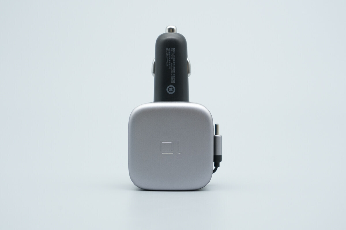 酷态科100W 2C1A拉拉线数显车充 CC903P