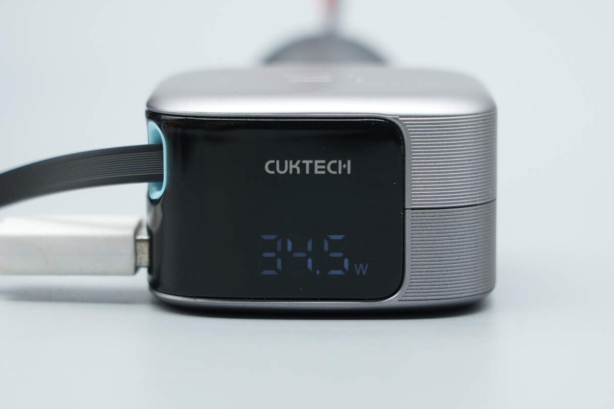 酷态科100W 2C1A拉拉线数显车充 CC903P